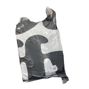 NEW Buffy Breeze Comforter White Queen Size $245 Mrsp Duvet Insert H80